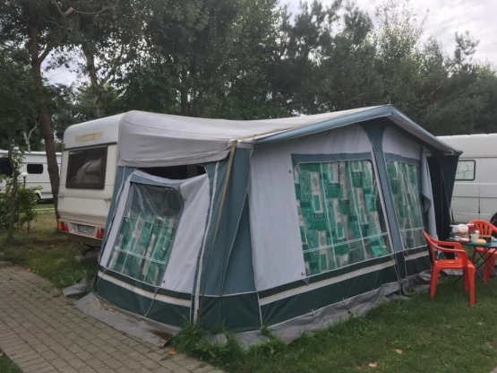                         Przyczepa Dethleffs 1994 + 4 letni przedsionek - zdjęcie 15
                        