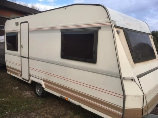                         Przyczepa Dethleffs 1994 + 4 letni przedsionek - zdjęcie 1
                        