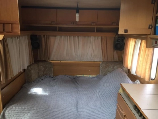                         Przyczepa Dethleffs 1994 + 4 letni przedsionek - zdjęcie 2
                        