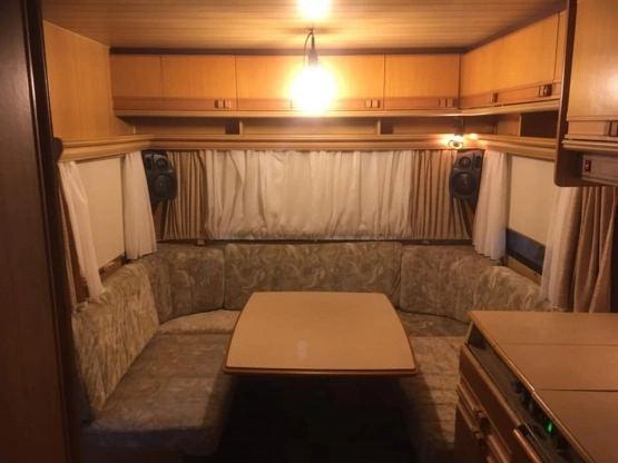                         Przyczepa Dethleffs 1994 + 4 letni przedsionek - zdjęcie 9
                        