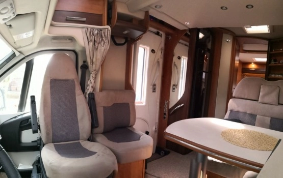                         Carthago C-Tourer T150 H PLUS 3.5T ALKO SAT Solar Bittner 1800W NAVI HAK El. Łóżko Wer. Zimowa - zdjęcie 2
                        