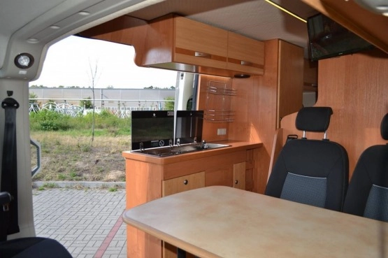                         Sprzedam lub zamienię kampera 2+2 - Citroen Jumper 2012 - zdjęcie 3
                        