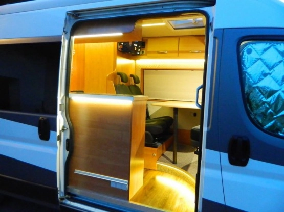                         Sprzedam lub zamienię kampera 2+2 - Citroen Jumper 2012 - zdjęcie 4
                        