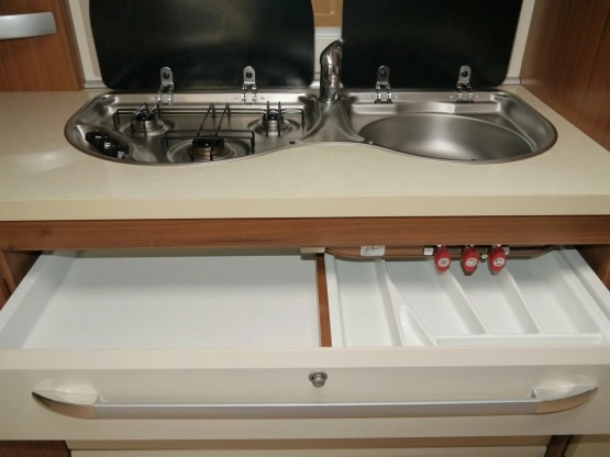                         Przyczepa kempingowa dla osoby niepełnosprawnej, na wózku Hobby 650 Premium - zdjęcie 10
                        