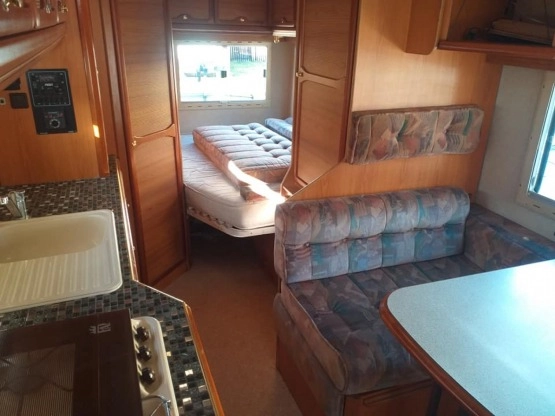                         DUCATO 2.5 TDI Rok 1995 KAMPER PILOTE - zdjęcie 6
                        