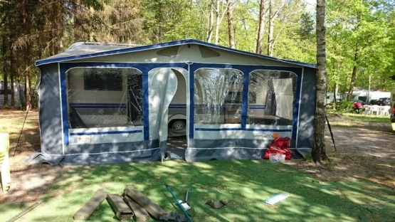                         Przyczepa kempingowa Hobby 540 UK DeLuxe Easy z przedsionkiem. 2005 r. - zdjęcie 3
                        