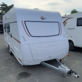                         PRZYCZEPA KEMPINGOWA BURSTNER PREMIO PLUS 440 TK BRAVA NOWA! MODEL 2023 - zdjęcie 28
                        