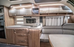                         Knaus Sudwind 650 UDF - Scandinavian Selection - zdjęcie 9
                        