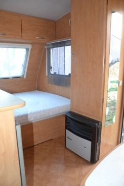                         CARAVELAIR Emeraude2 z 2006r lekka do 750kg kat B - zdjęcie 3
                        