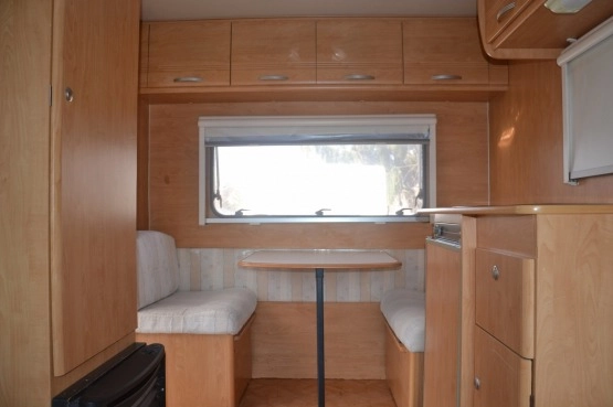                         CARAVELAIR Emeraude2 z 2006r lekka do 750kg kat B - zdjęcie 4
                        