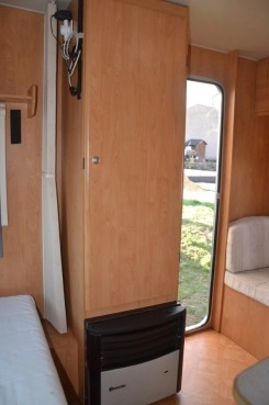                         CARAVELAIR Emeraude2 z 2006r lekka do 750kg kat B - zdjęcie 8
                        