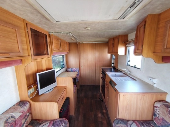                         Przyczepa Avondale Rialto 550-4, 4-osobowa, 2000r, + moto mover!!! - zdjęcie 1
                        