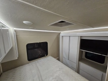                         Amerykanski kamper Ford F53 kat c  ,hydraulika, pneumatyczne zawieszenie, agregat  - zdjęcie 4
                        