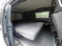                         Volkswagen Transporter 4x4 (Multicamper Adventure) - zdjęcie 2
                        