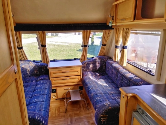                        Elddis Firestorm 472 + przedsionek, 2005r, 2-3osobowa, z łazienką - zdjęcie 3
                        