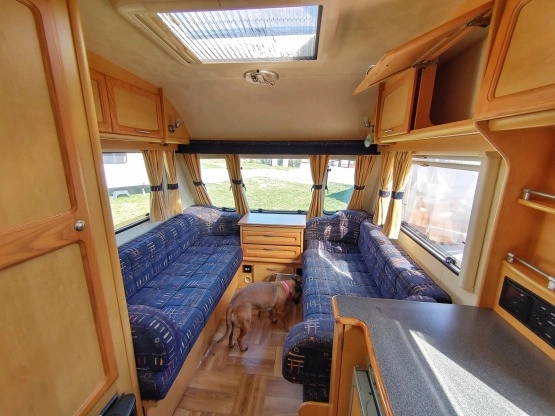                         Elddis Firestorm 472 + przedsionek, 2005r, 2-3osobowa, z łazienką - zdjęcie 4
                        