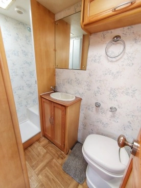                         Elddis Firestorm 472 + przedsionek, 2005r, 2-3osobowa, z łazienką - zdjęcie 6
                        