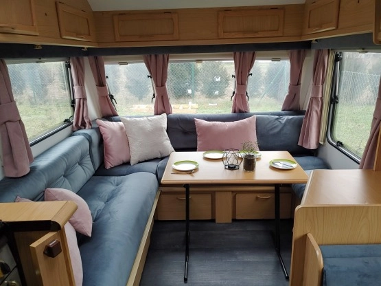                         Bailey Pageant Moselle 2000 + mover, 4/5 osobowa, łazienka, przyczepa - zdjęcie 10
                        