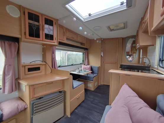                         Bailey Pageant Moselle 2000 + mover, 4/5 osobowa, łazienka, przyczepa - zdjęcie 12
                        