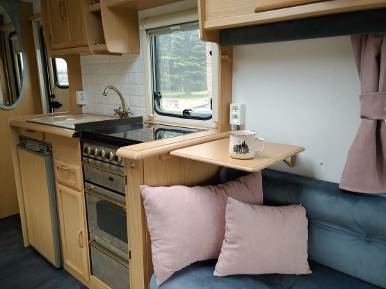                         Bailey Pageant Moselle 2000 + mover, 4/5 osobowa, łazienka, przyczepa - zdjęcie 9
                        