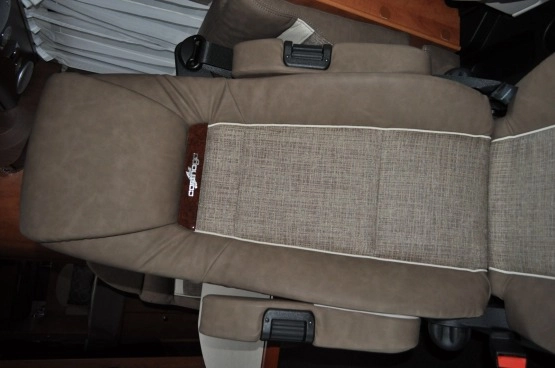                         Carhago C-Comactline 145 QB- jak nowy - zdjęcie 11
                        