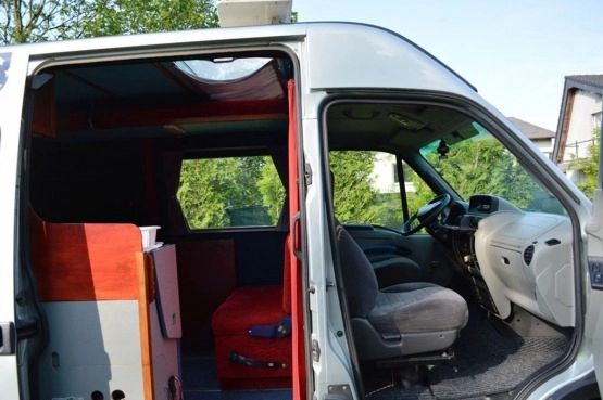                         Kamper Renault Master z baterią słoneczną i prysznicem - zdjęcie 14
                        