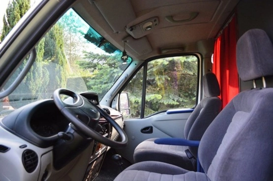                         Kamper Renault Master z baterią słoneczną i prysznicem - zdjęcie 7
                        