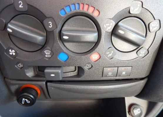                         Citroën Jumper Odyssee 81 - zdjęcie 4
                        