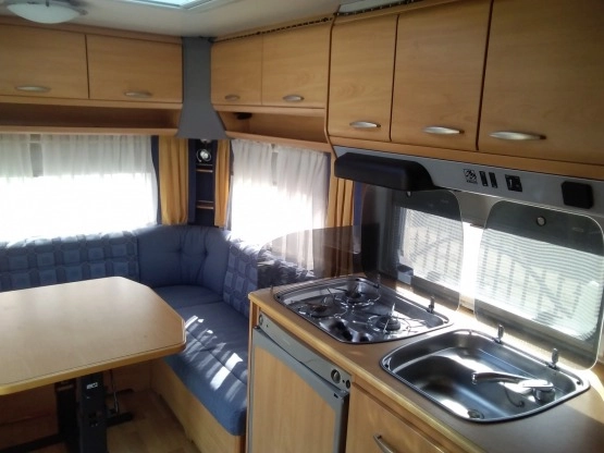                         PRZYCZEPA KEMPINGOWA KNAUS SODWIND 2003 ROK z KLIMATYZACJĄ Salon Polska - zdjęcie 4
                        