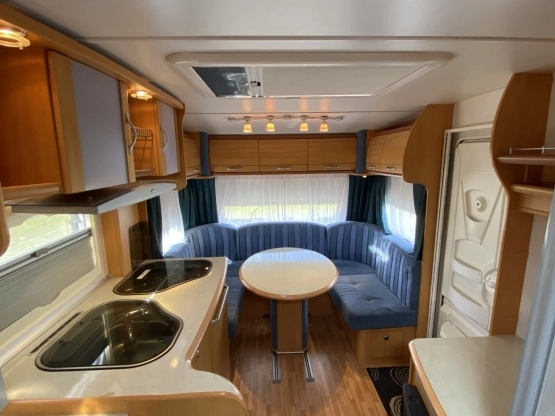                         LMC 520 HTE Z PRZEDSIONKIEM ISABELLA, STAN SALONOWY - zdjęcie 3
                        