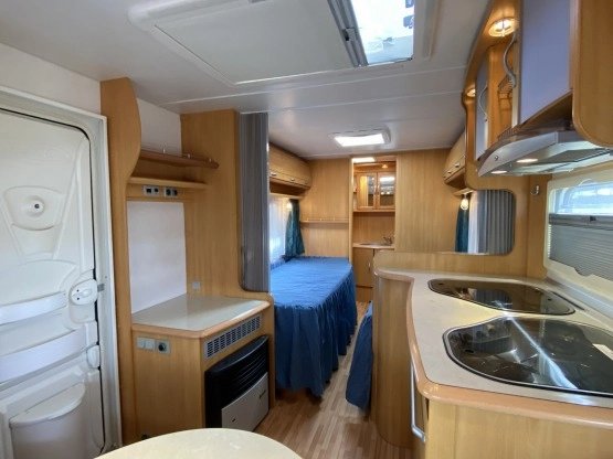                         LMC 520 HTE Z PRZEDSIONKIEM ISABELLA, STAN SALONOWY - zdjęcie 5
                        