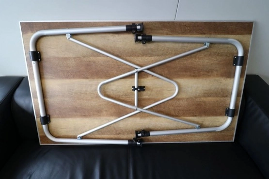                         Stół turystyczny regulowane nóżki obciążenie 30 kg, wymiary 120/70/6 cm - zdjęcie 1
                        