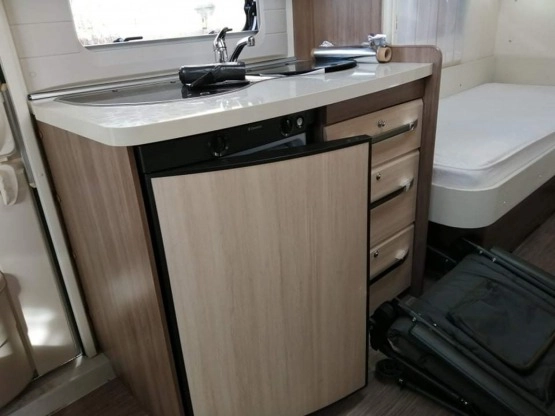                         Przyczepa kempingowa Hobby DeLuxe 460 LU - zdjęcie 6
                        