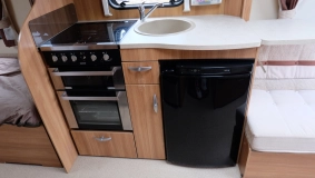                         Przyczepa kempingowa SWIFT Sprite Cruzer 492 SR Piękna ZOBACZ!!! - zdjęcie 17
                        