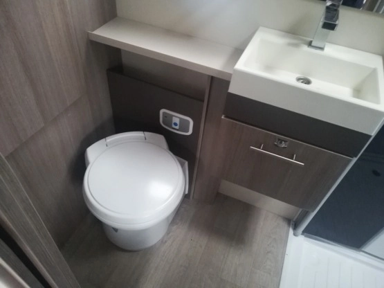                         CAMPER CHAUSSON 747 2016R - zdjęcie 10
                        