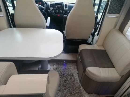                         CAMPER CHAUSSON 747 2016R - zdjęcie 14
                        