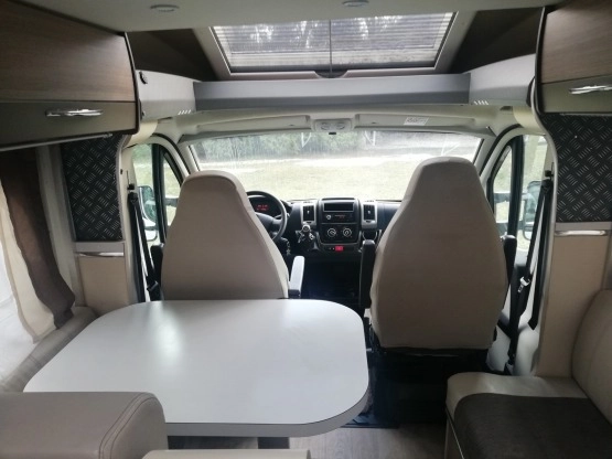                         CAMPER CHAUSSON 747 2016R - zdjęcie 6
                        