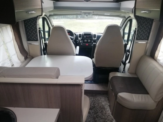                         CAMPER CHAUSSON 747 2016R - zdjęcie 7
                        