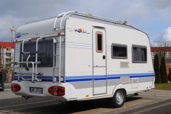                         HOBBY 400 Łóżko piętrowe! Solary! Ogrzewanie! Przedsionek! Stan BDB. - zdjęcie 2
                        