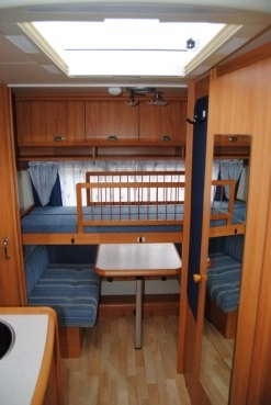                         HOBBY 400 Łóżko piętrowe! Solary! Ogrzewanie! Przedsionek! Stan BDB. - zdjęcie 4
                        