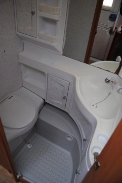                         HOBBY 400 Łóżko piętrowe! Solary! Ogrzewanie! Przedsionek! Stan BDB. - zdjęcie 5
                        