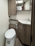                         Camper Mooveo (Pilote) 74 QBH, Pierwszy właściciel. Użytek własny, Dwa Solary, Klima dachowa - zdjęcie 9
                        