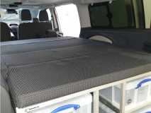                         Zabudowa Dory 115/70/H2 rebuildcar - łóżko dolne - zdjęcie 1
                        