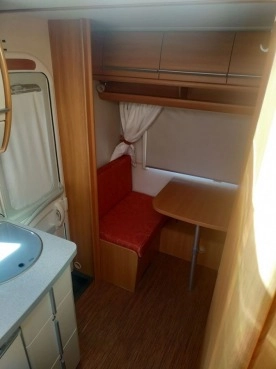                         Przyczepa kempingowa Fendt Saphir z łazienką w świetnym stanie! - zdjęcie 4
                        