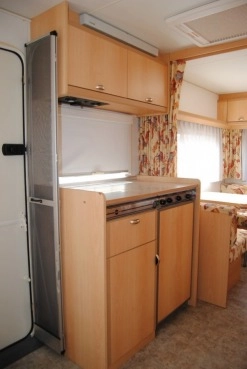                         BURSTNER 480 Zarejestrowana! 6-osobowa. Łóżko piętrowe! WC Ogrzewanie DMC 1200 kg - zdjęcie 4
                        