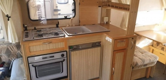                         Przyczepa kempingowa Crown Regent - zdjęcie 3
                        