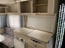                         Przyczepa kempingowa NIEWIADÓW N-390 rok 1996, 4-osoby Prywatnie - zdjęcie 14
                        