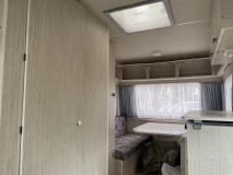                         Przyczepa kempingowa NIEWIADÓW N-390 rok 1996, 4-osoby Prywatnie - zdjęcie 8
                        