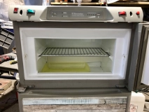                         Sprzedam sprawną używaną lodówkę - zdjęcie 3
                        