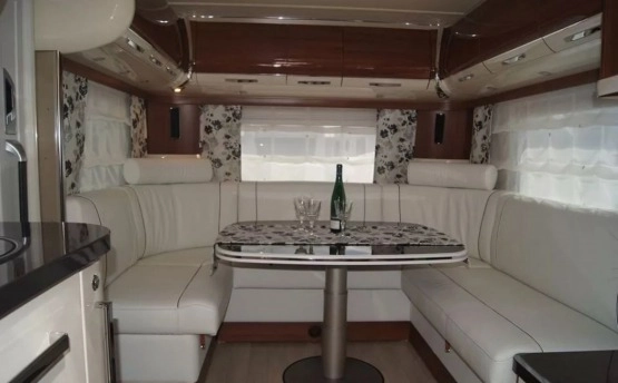                         Sprzedam lub odstąpię leasing Fendt Brillant 700 tfd model 2017 - zdjęcie 13
                        